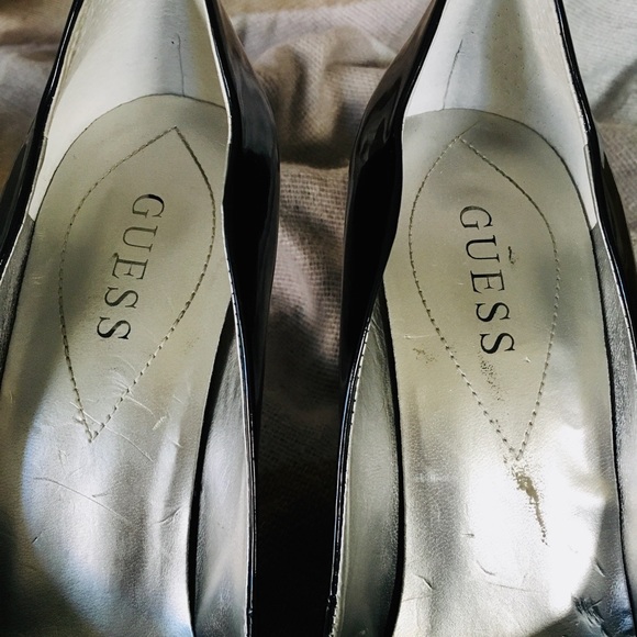 Guess Patent Leather Pumps - Picture 5 of 8